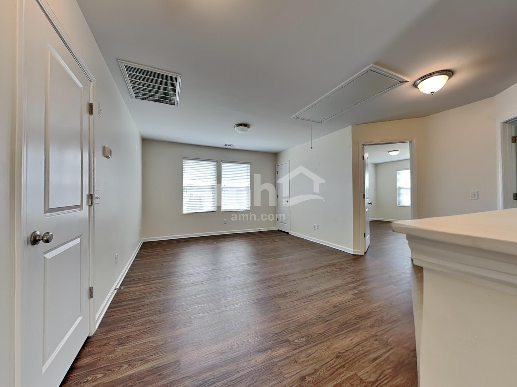 Building Photo - 304 Crabapple Cir