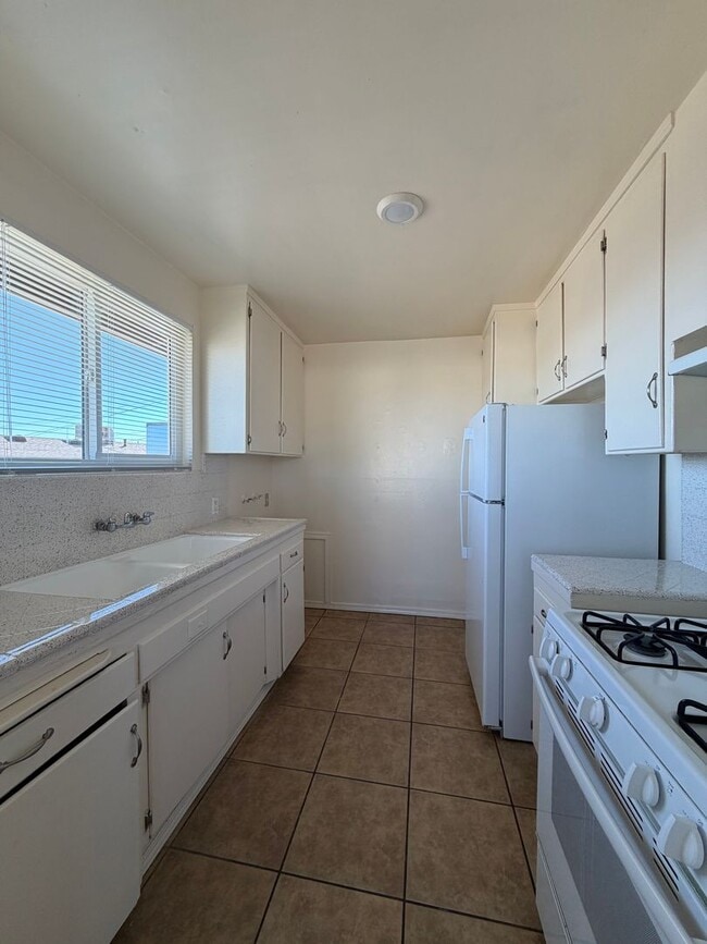 Building Photo - P363