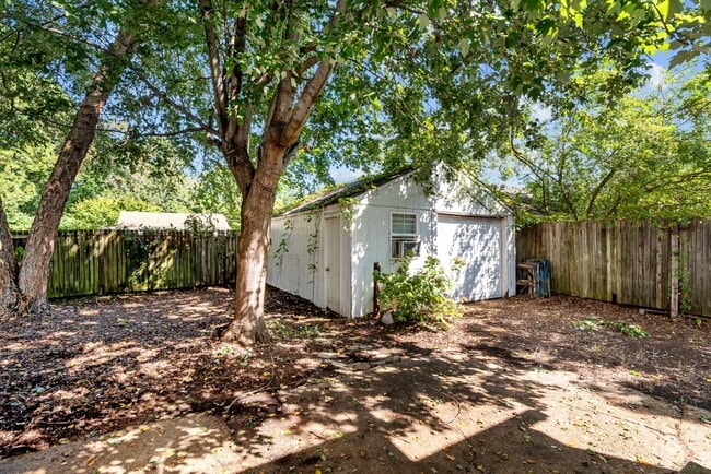 Building Photo - 3002 Woodrow St