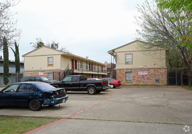 Primary Photo - The Debutante Apartments