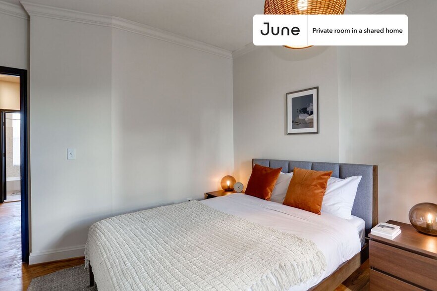 Building Photo - Room in Shared 4 bed/3.5 bath home