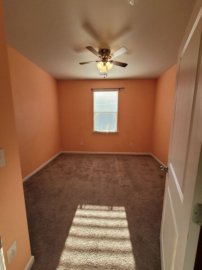 Building Photo - Desireable 4 Bedroom home in The Farm