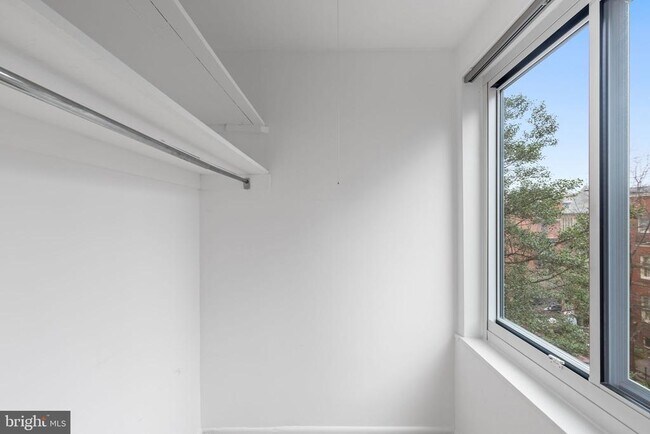 Building Photo - 1330 New Hampshire Ave NW