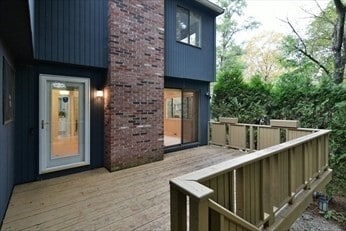Building Photo - 5 Treetop Park