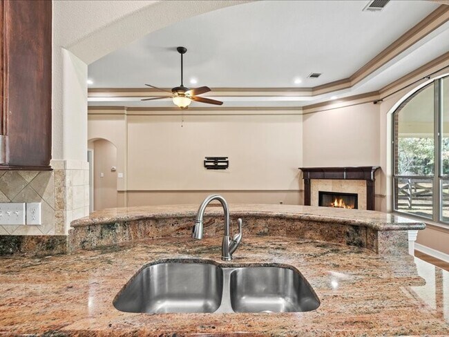 Building Photo - 6202 Sugar Bush Dr