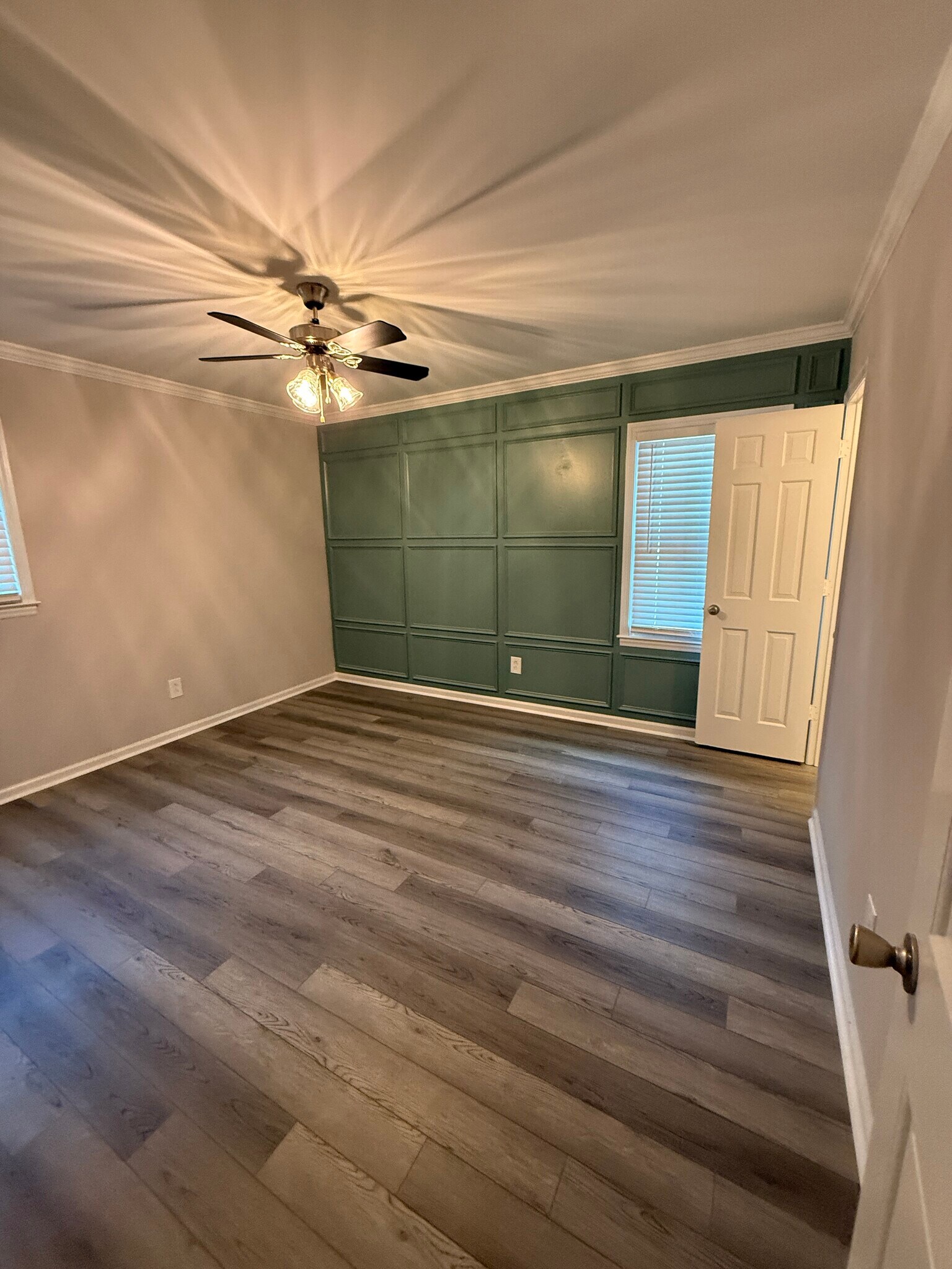 Building Photo - 725 Brookside Dr