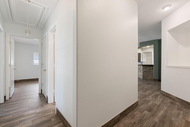 Building Photo - 10638 Desert Springs Cir