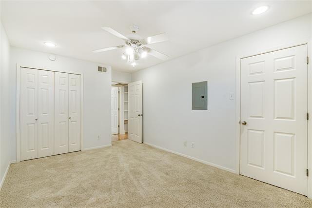 Building Photo - 7730 Meadow Park Dr