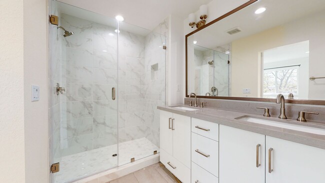 Building Photo - Beautiful Walnut Creek Townhome!