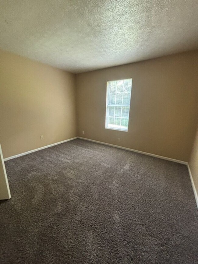 Building Photo - 409 Shelby Ave