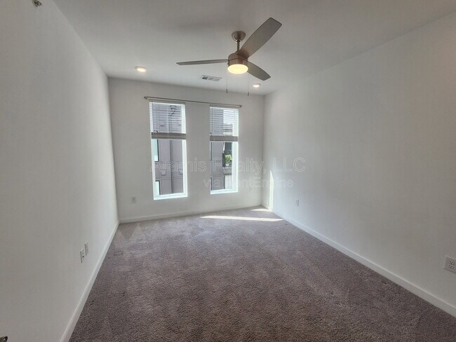Building Photo - 383 Grant Cir SE