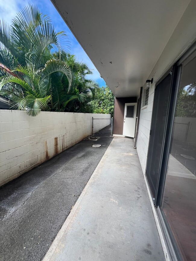 Building Photo - 2 bedroom, 1 bath, 1 parking in Makiki!