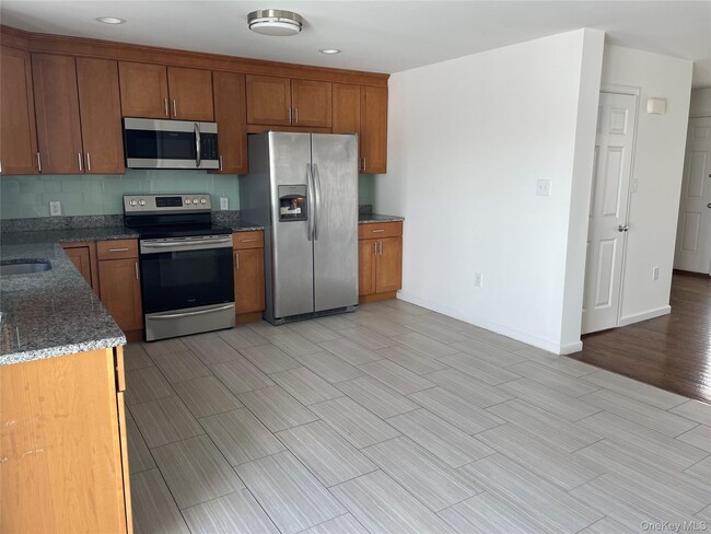 Building Photo - 62 Gibson Pl