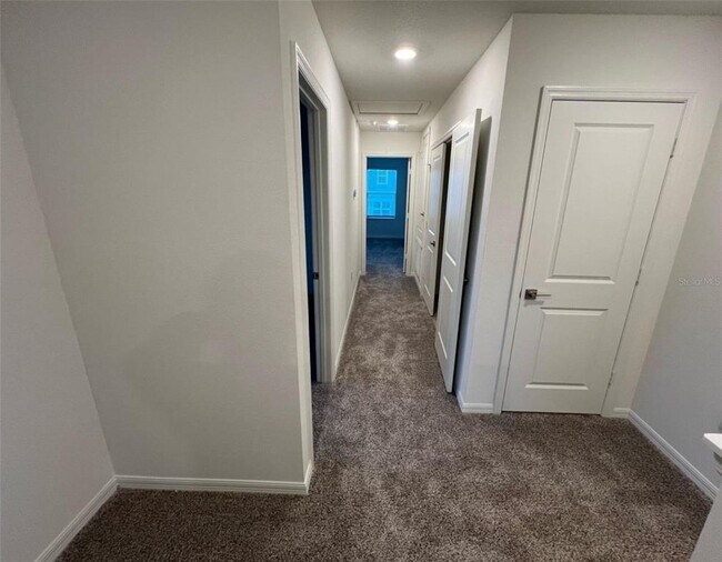 Building Photo - 680 Stoney Pointe Cir