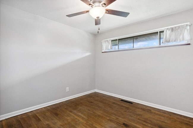 Building Photo - 3 Bedroom Ranch Home