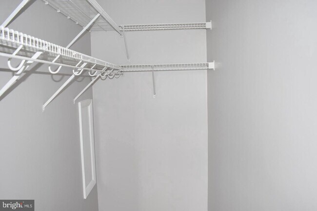 Building Photo - 7-1840-1807 Frontage Rd