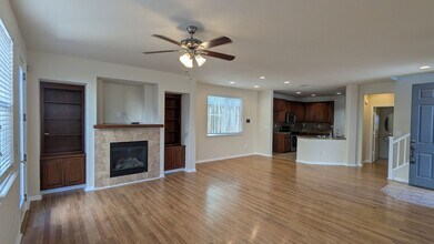Building Photo - 3 BED 2.5 BATH IN PITTSBURG