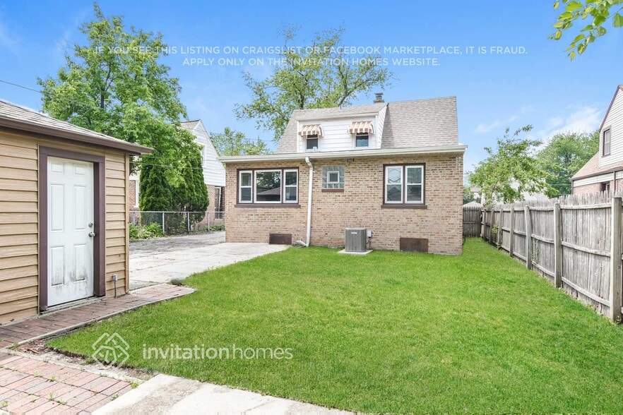 Building Photo - 1541 Boeger Ave