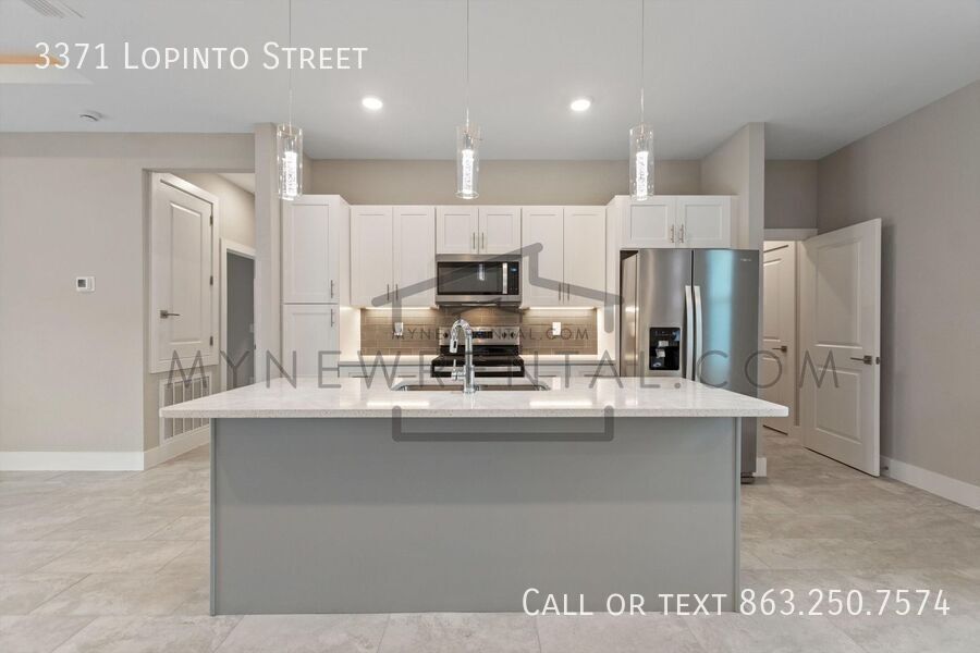 Building Photo - 3371 Lopinto St