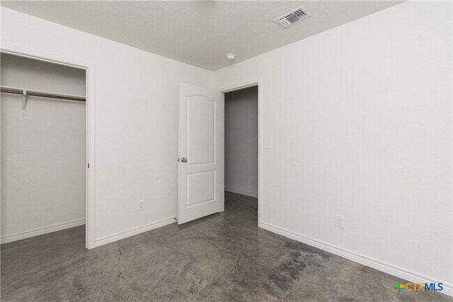 Building Photo - 1004 Barbara Jordan St