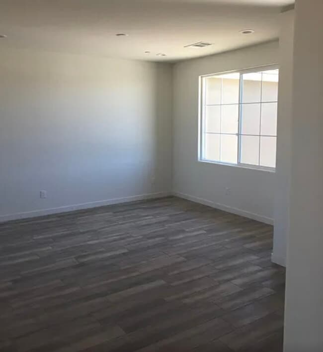 Building Photo - 15032 Rye Field Dr