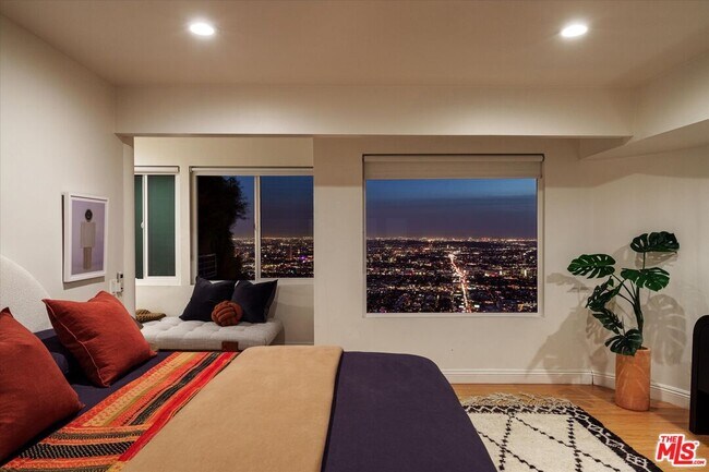 Building Photo - 8464 Cole Crest Dr