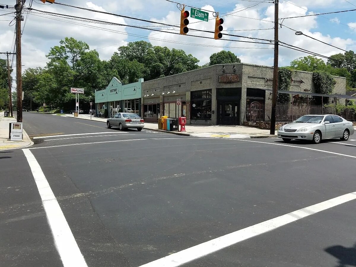 Building Photo - 2216 Walker Ave
