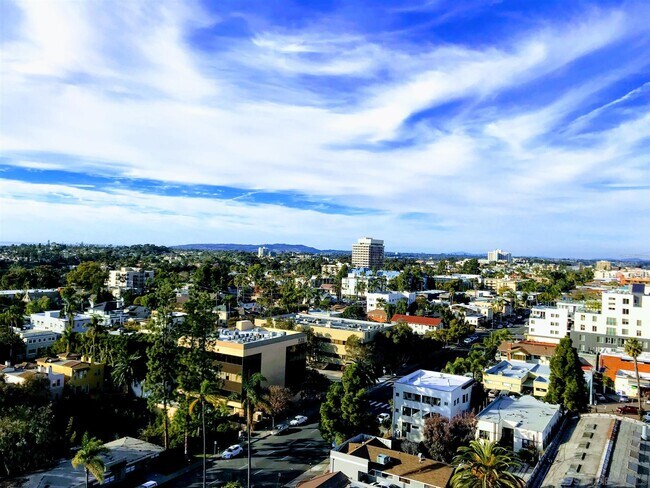 Building Photo - 475 Redwood St