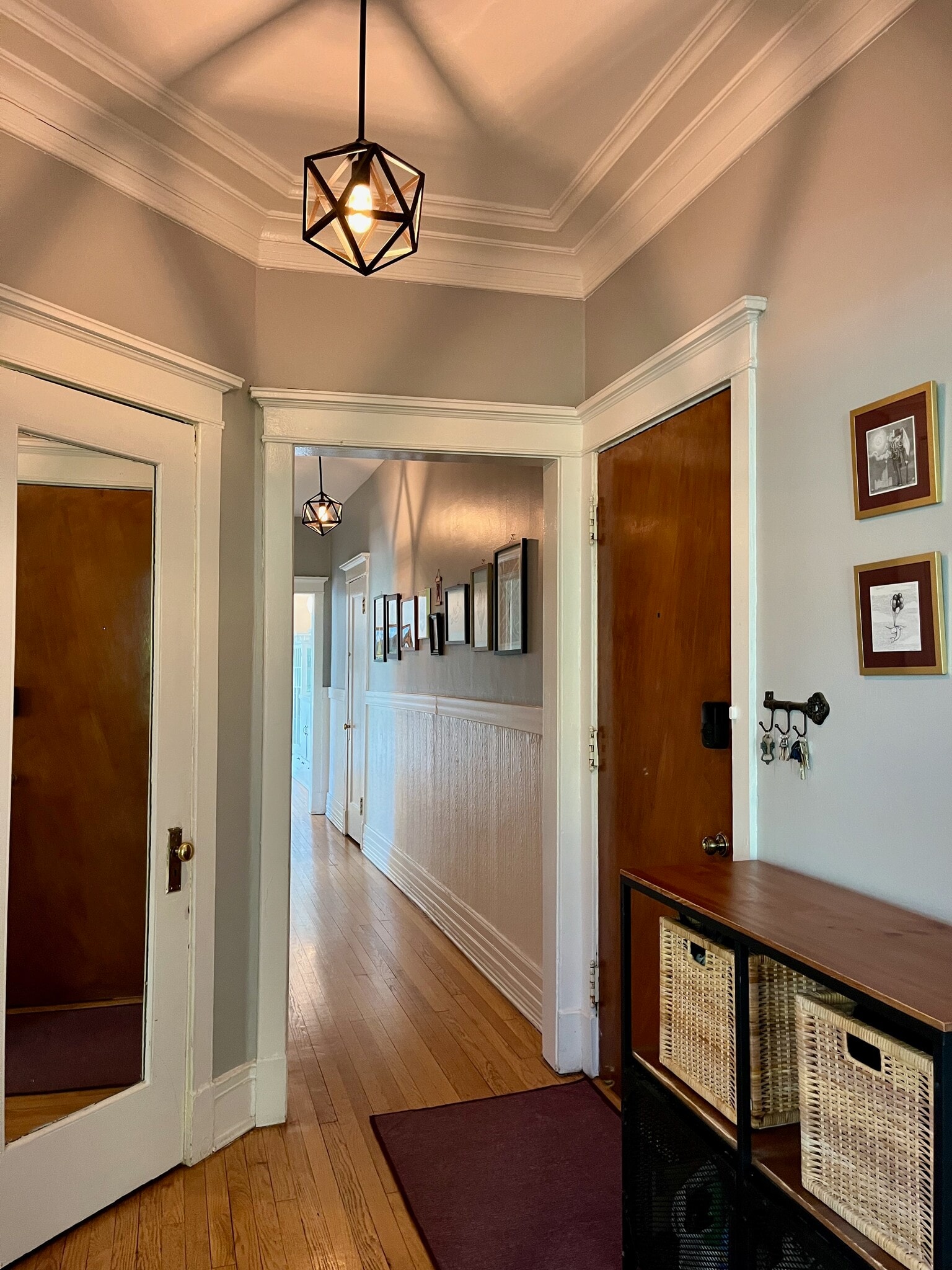 The entryway. - 5142 S Greenwood Ave