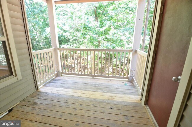 Building Photo - 1702 Ascot Way