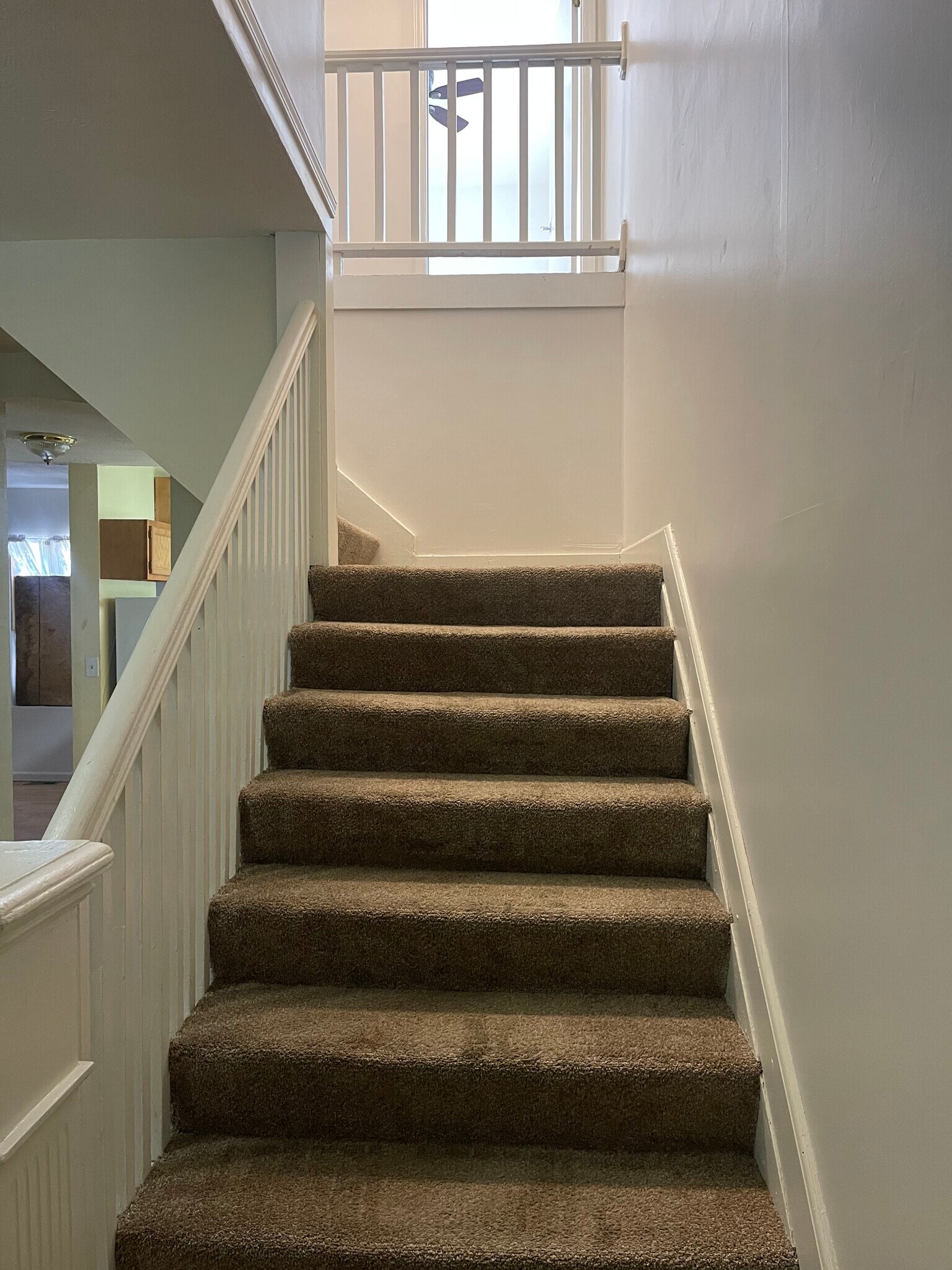 Building Photo - 2330 Parkland Ave