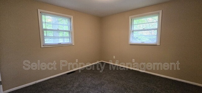 Building Photo - 7001 Blake Dr