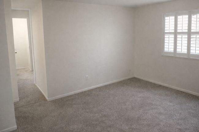 Building Photo - 2920 Briarwood Rd