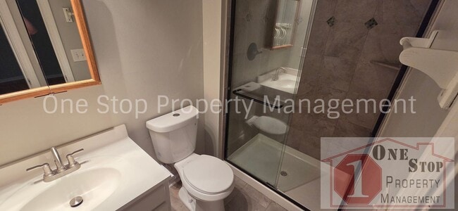 Building Photo - Charming 3 Bedroom, 2 Bathroom, 2 Car Garage Home in Parkville