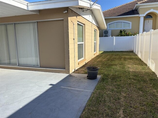 Building Photo - 4940 Shell Stream Blvd