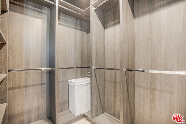 Building Photo - 3101 Belden Dr