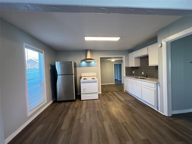 Building Photo - 3453 Wayside Ave