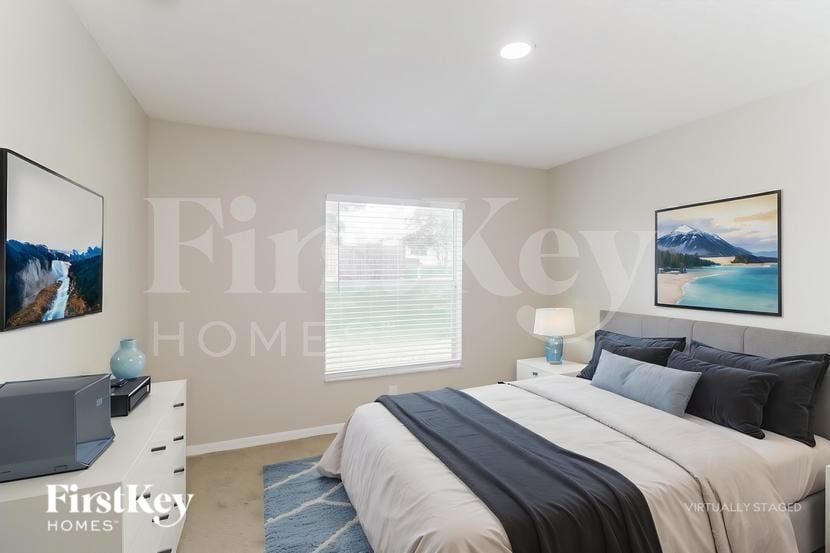 Building Photo - 11040 Red Coach St