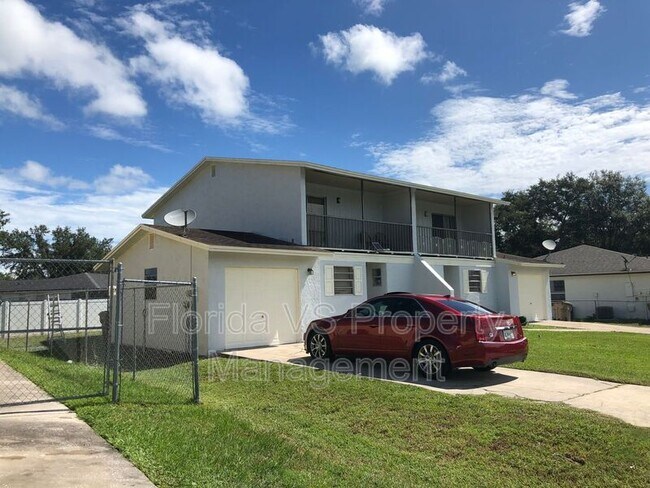 Building Photo - 800 Lucaya Dr