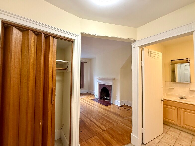 Building Photo - 188 Marlborough St