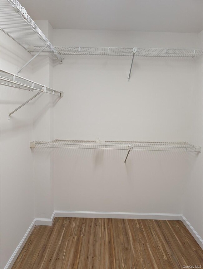 Building Photo - 45 Sunken Meadow Rd