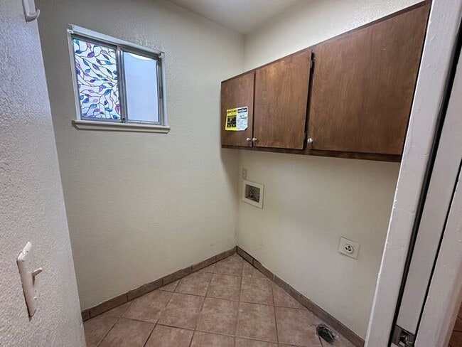 Building Photo - 2701 Pajaro Pl
