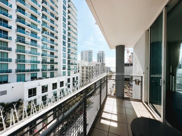 Building Photo - 350 NE 24th St