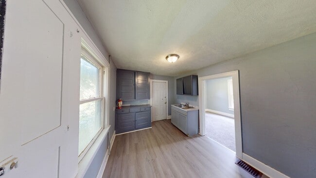 Building Photo - Coming soon- Close to downtown- 3 bedroom in Mansfield