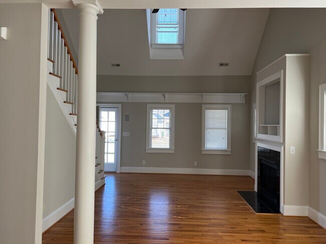 Living Room - 107 Beth Eden Ct