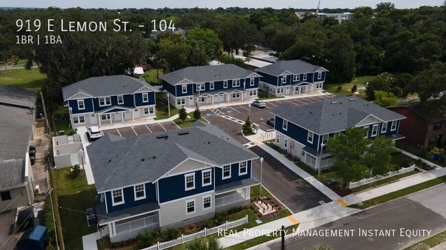 Building Photo - 919 E Lemon St