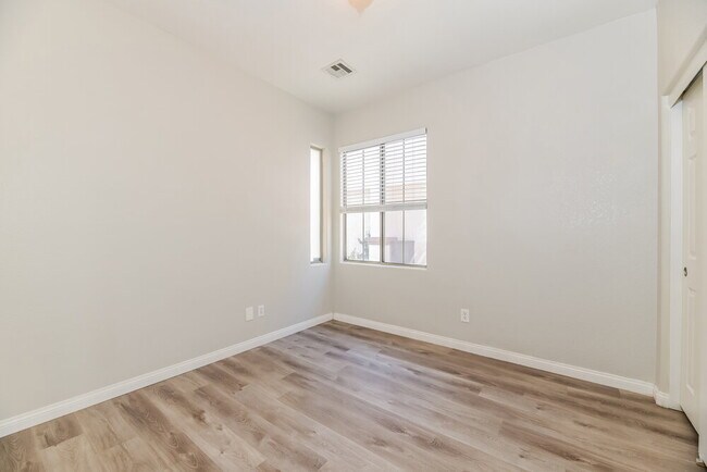 Building Photo - 328 Sweet Sugar Pine Dr