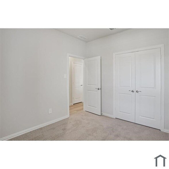 Building Photo - 6004 Alderton Dr