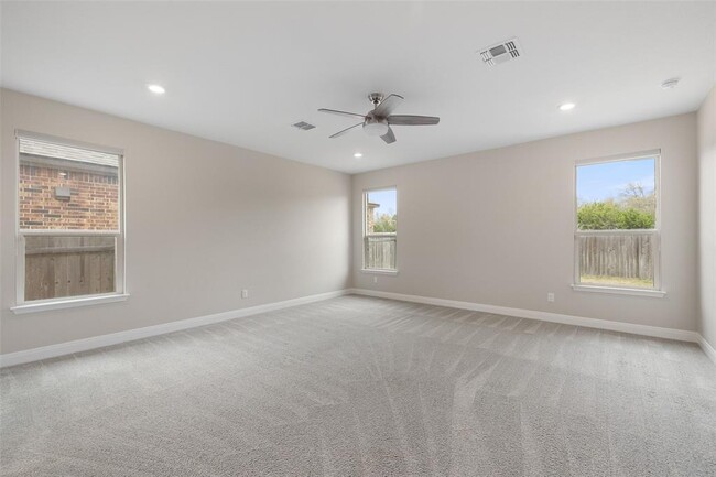 Building Photo - 1709 Stinnett Dr