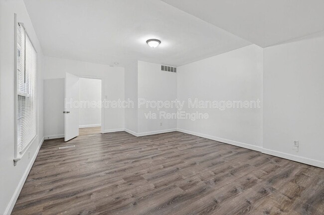 Building Photo - 5 Van Crest Ln